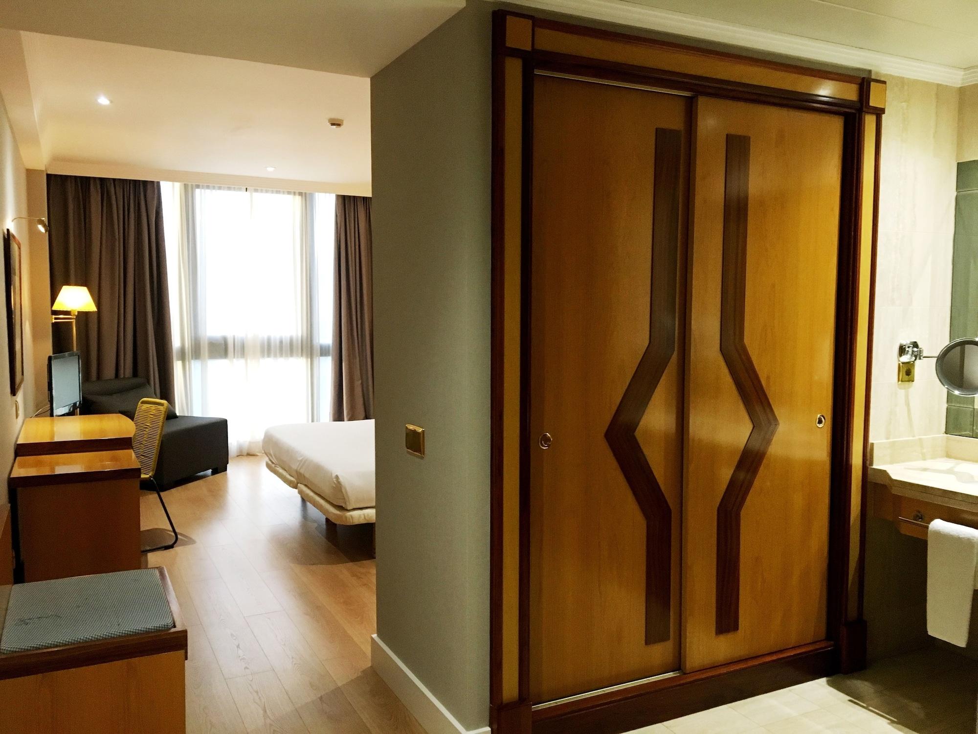 Oca Puerta Del Camino Hotel سانتياغو دي كومبوستيلا المظهر الخارجي الصورة