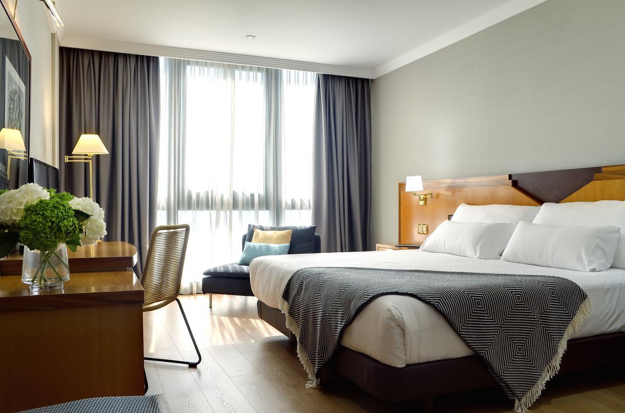 Oca Puerta Del Camino Hotel سانتياغو دي كومبوستيلا المظهر الخارجي الصورة