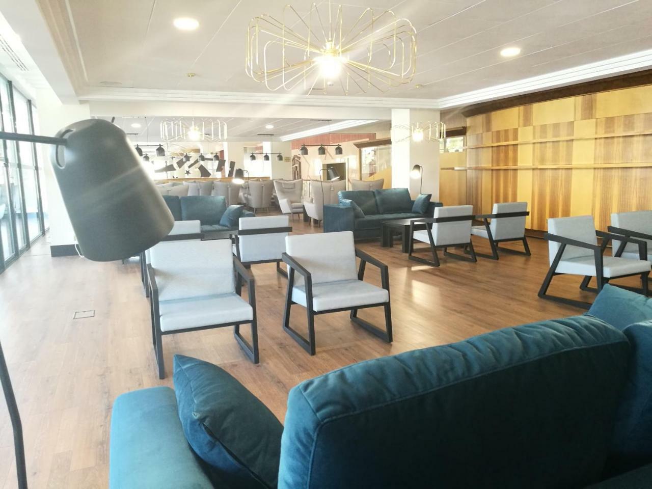 Oca Puerta Del Camino Hotel سانتياغو دي كومبوستيلا المظهر الخارجي الصورة